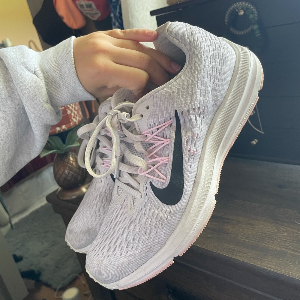 NIKES 💕
